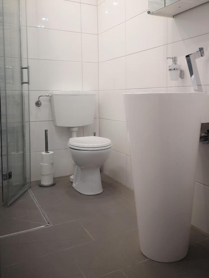 Liebevoll Hinterm Deich - Ferienwohnungen Lehe  Extérieur photo